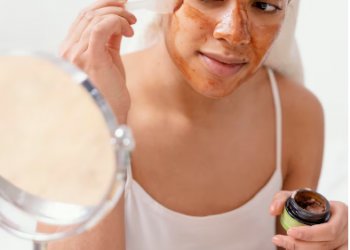 Chemical Peeling: How Controlled Exfoliation Stimulates Healthier Skin Renewal