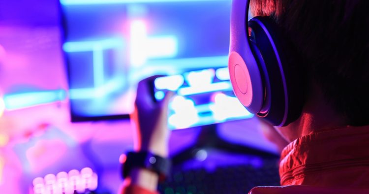 M98: Exciting live stream featuring popular games and live chat with cool streamers.