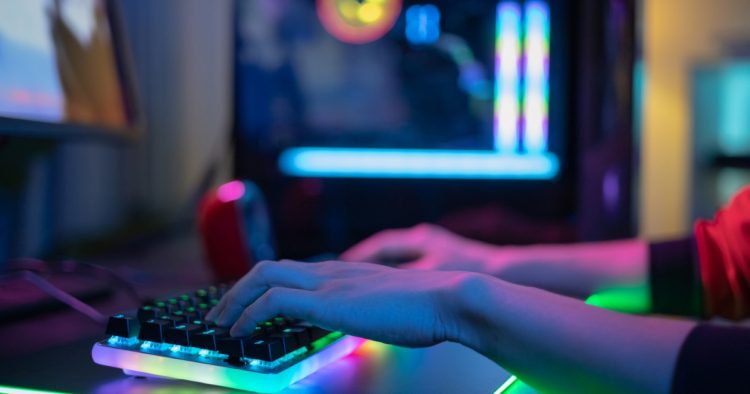 M98: An epic live game stream party! Casting popular games, challenges, and item giveaways!