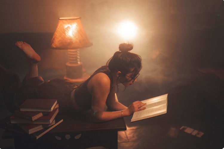 Late Night Story Escapes And Creative Reading With โดจิน