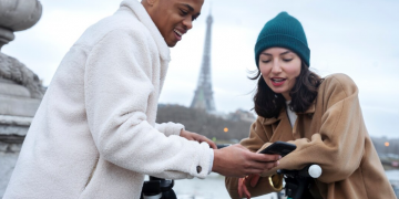 A First-Time Traveler’s Guide to Using eSIM Abroad