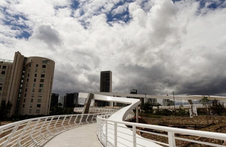 The Windy City Threshold: Engineering for Urban Climate Extremes