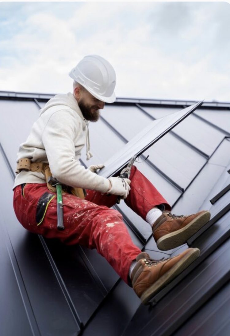 Emergency Commercial Roof Leak Response: The First 24 Hours for a Property Manager